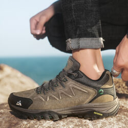Spring Men's Breathable Men's Outdoor Climbing Boots