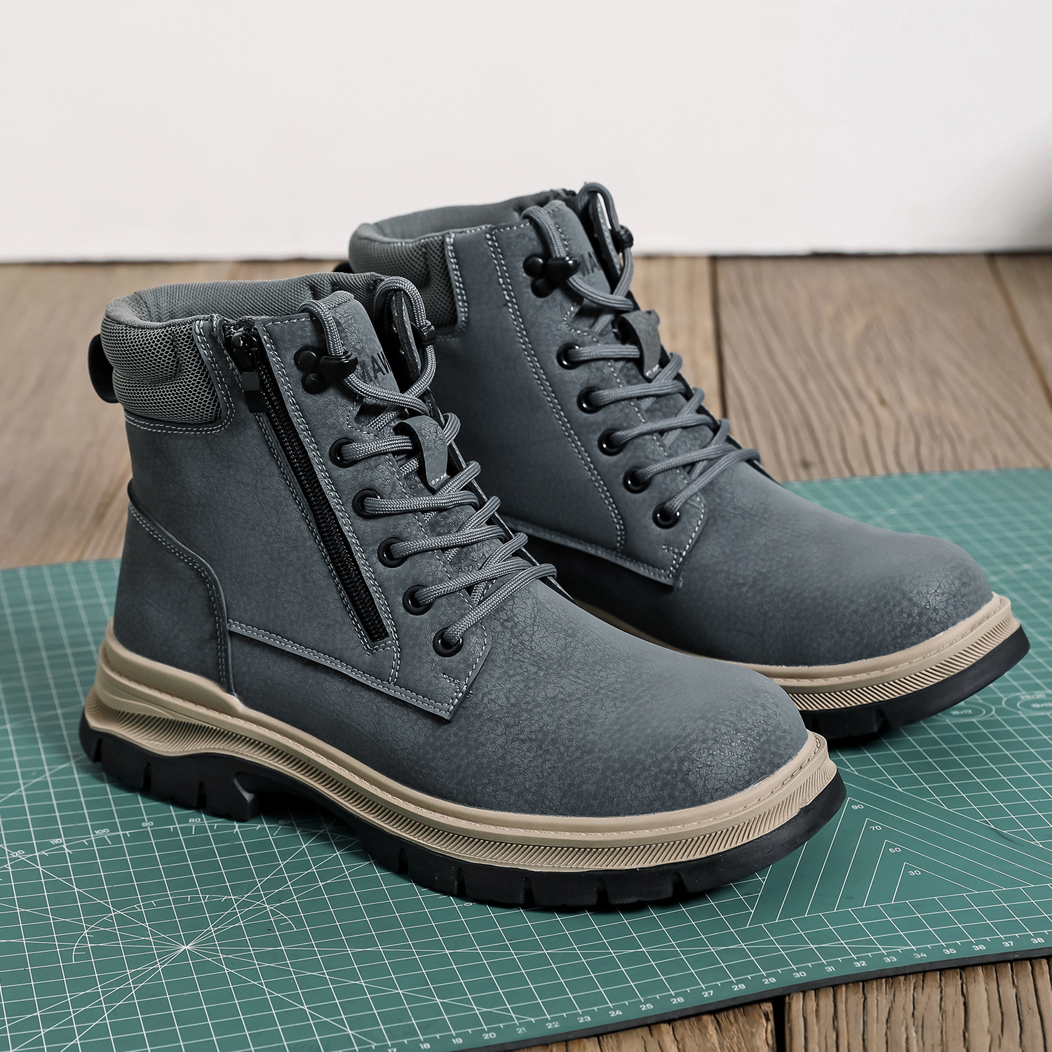 High-top Men's Shoes Men's Deodorant And Breathable Anti-smashing And Anti-penetration Lightweight And Wear-resistant Safety - Imagen 2